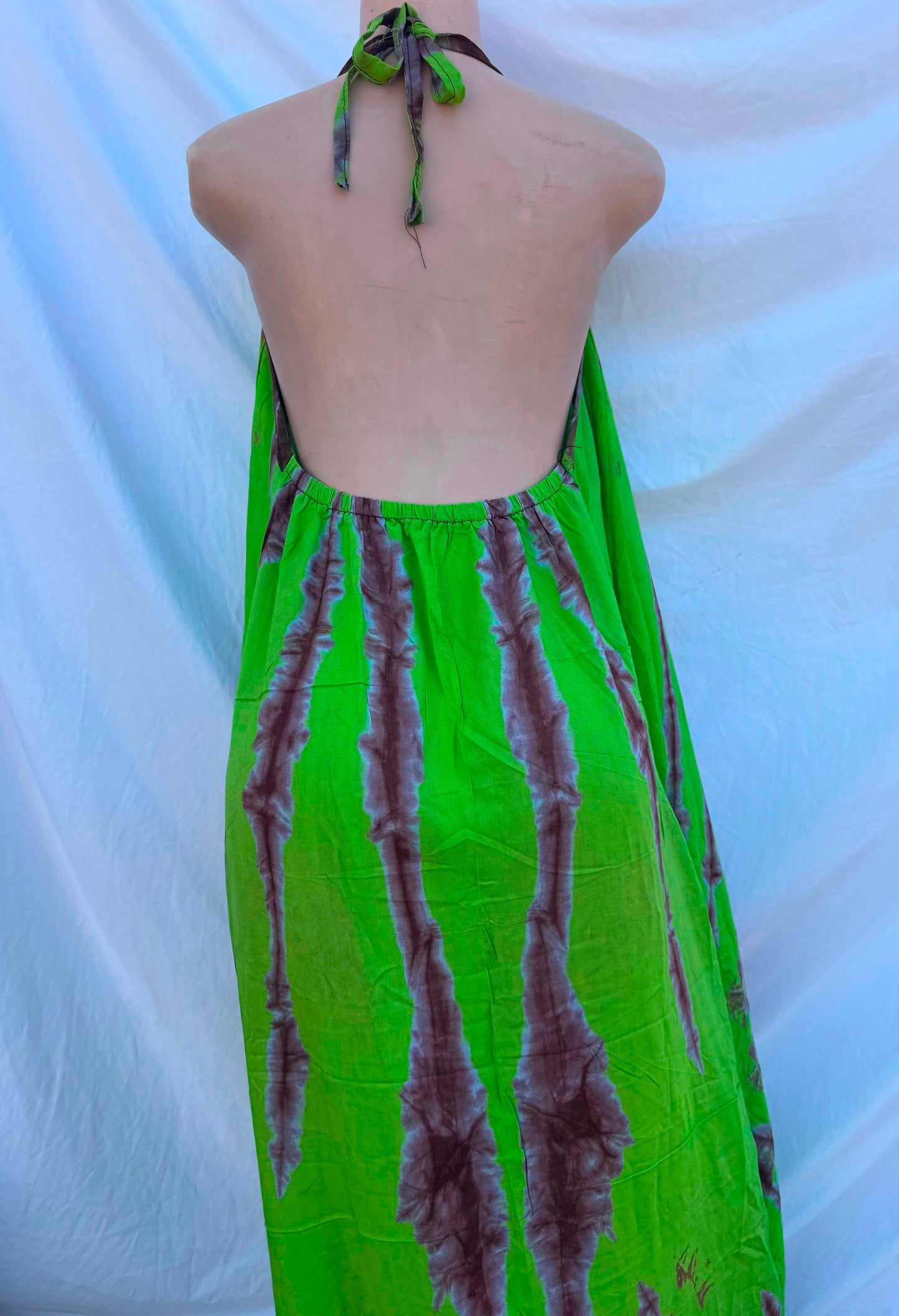 Backless Bati