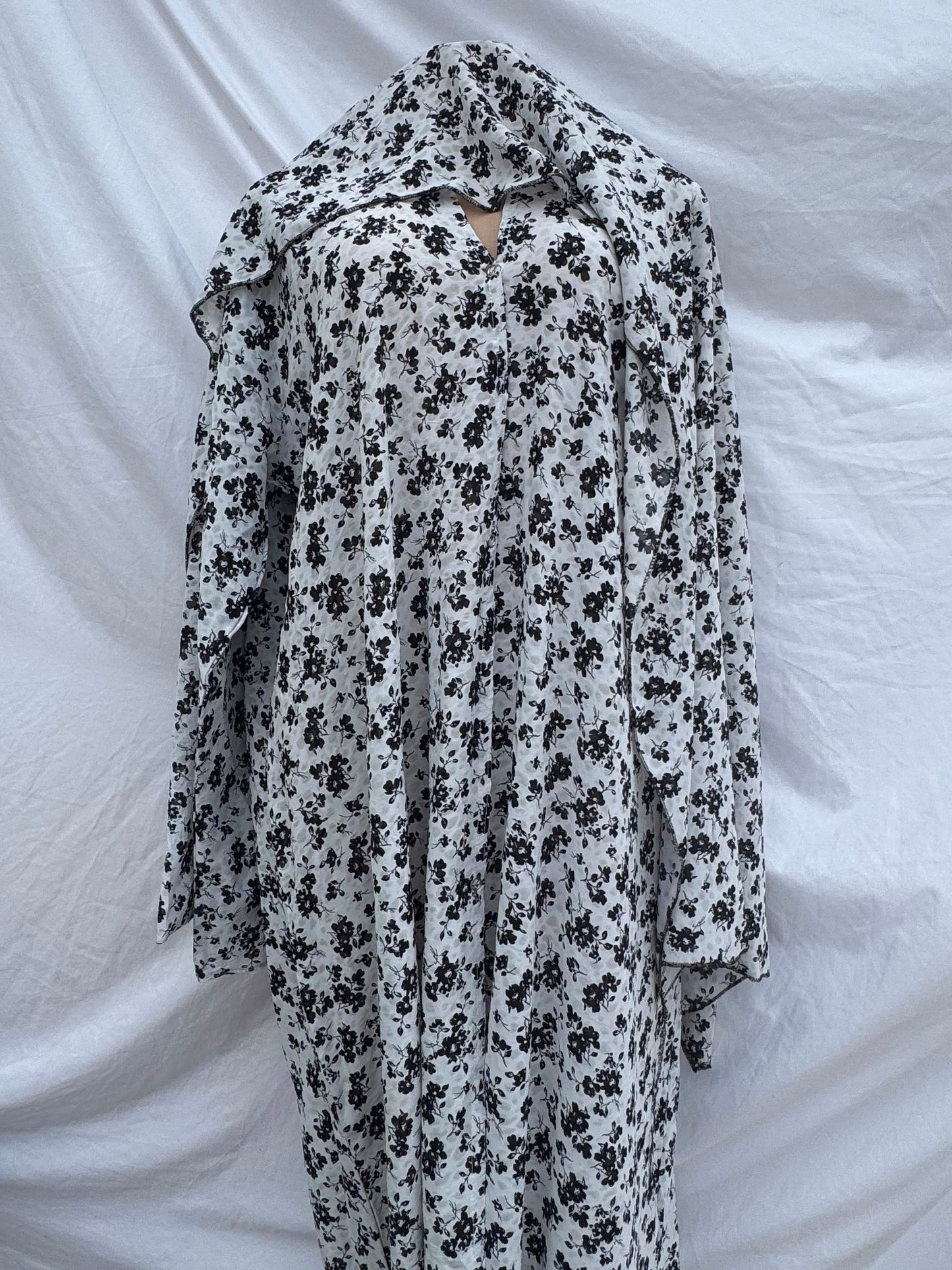 White Garden Abaya