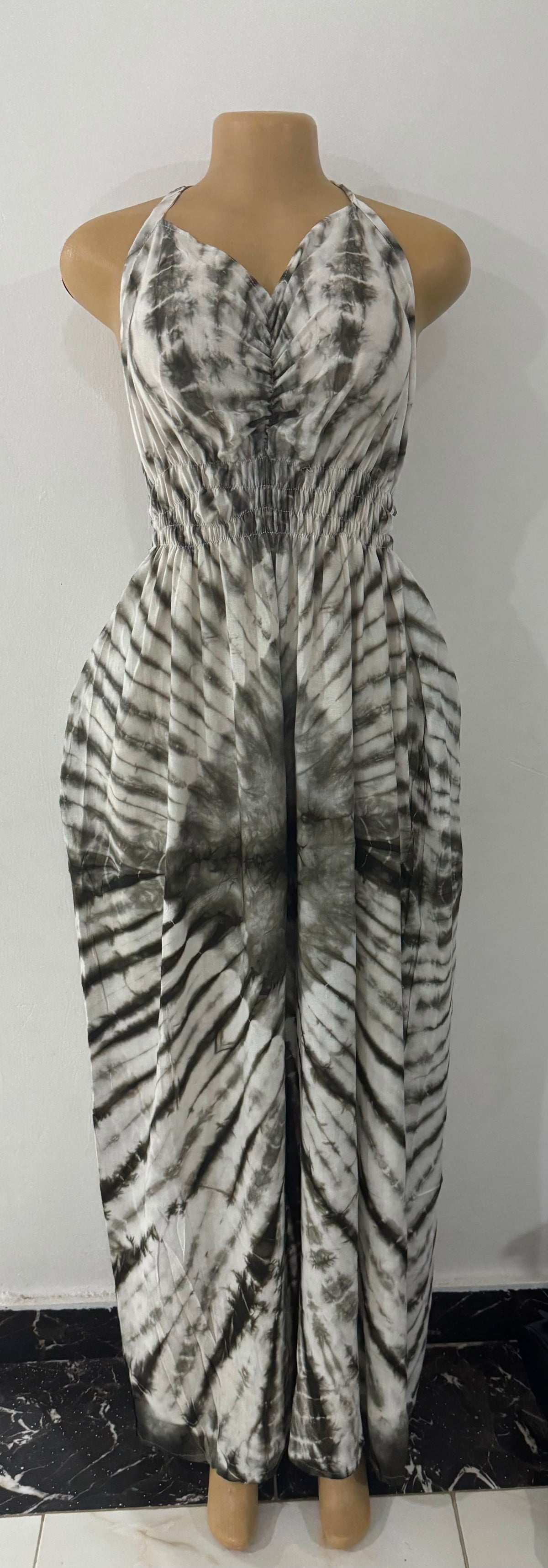 Backless Baati