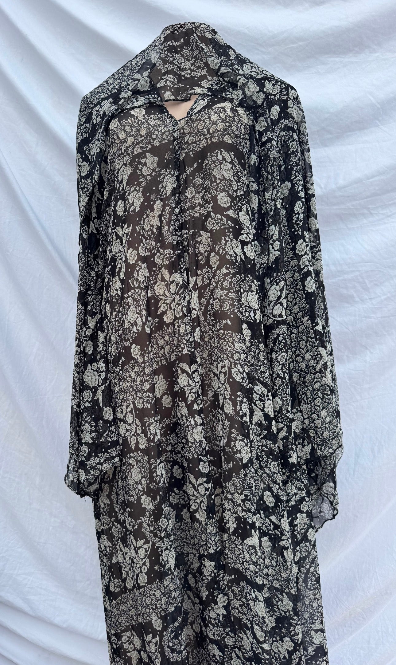 Midnight Bloom Abaya